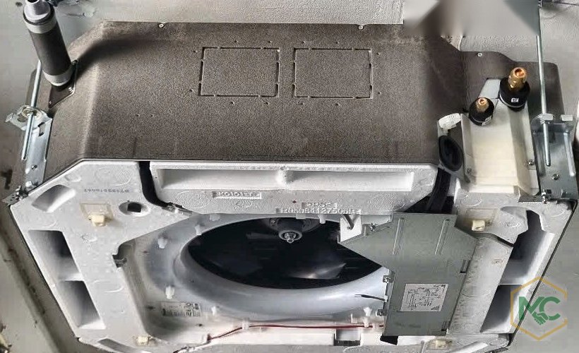Thi công treo dàn lạnh cassette âm trần bằng ty ren